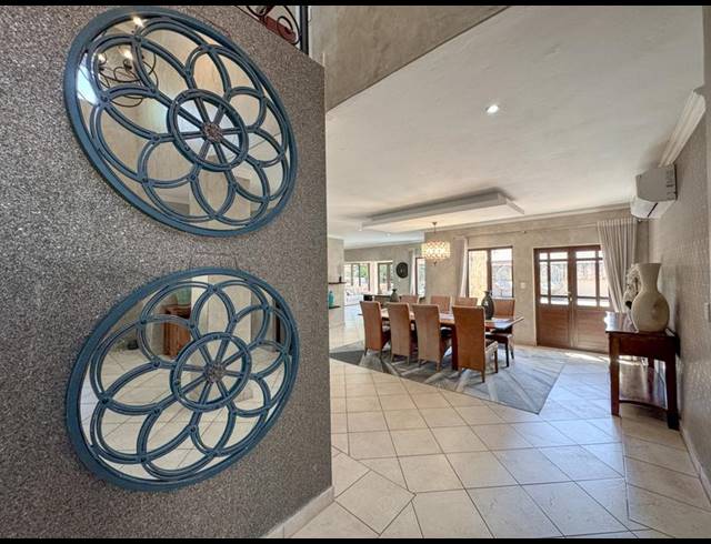 5 BEDROOM HOUSE FOR SALE IN MIDSTREAM ESTATE